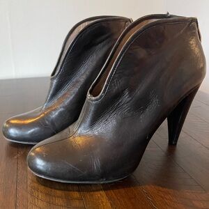Vince Camuto Black Heeled Boots Sleek Ankle Design